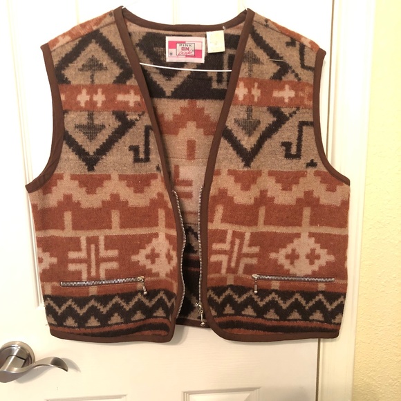 Woolen V-Neck Zipper Vest - Native Print - Size Medium - Color: Brown & Black - Picture 1 of 3
